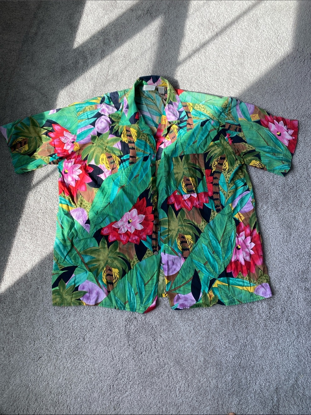 Men’s XL Hawaiian Button-Up